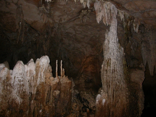 Mae Lana Cave